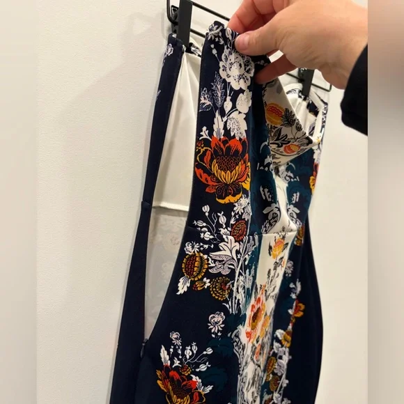 Express Black Midi Dress with Cream Panel and Floral Accents - Picture 5 of 9